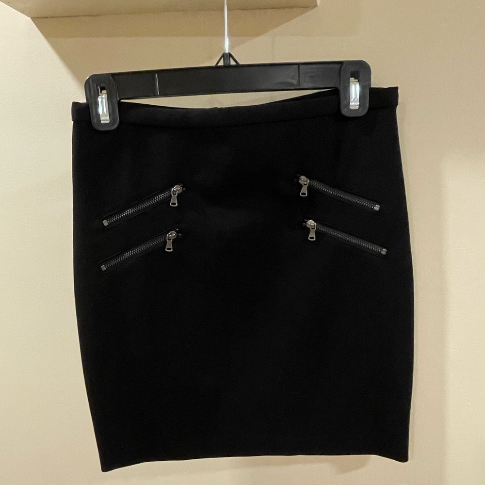 Paige Black skirt size M